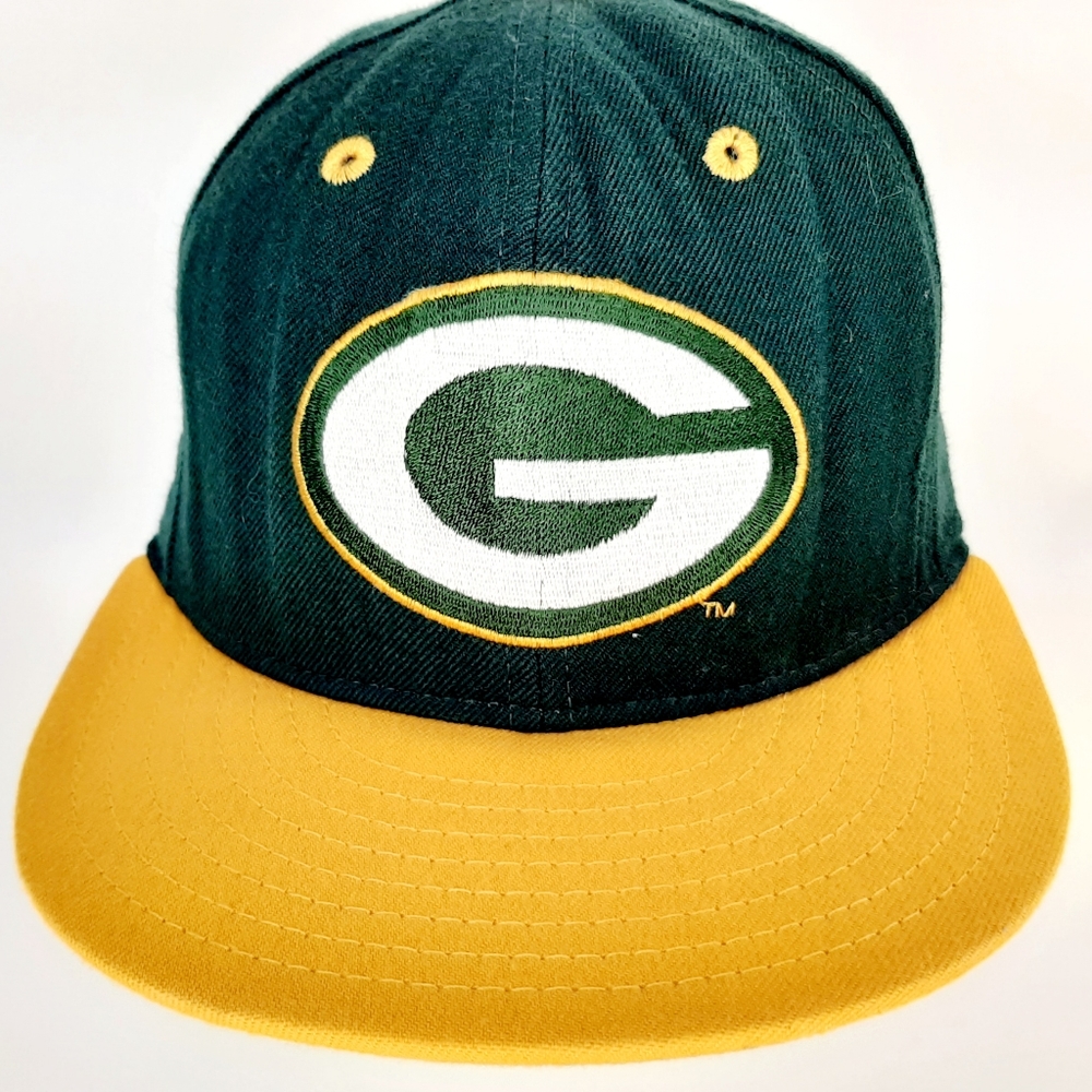 VINTAGE Green Bay Packers NFL New Era Fitted Cap Hats Size 7 1/8 USA Made